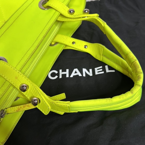 Chanel biarritz rare color tote bag - Picture 10 of 16
